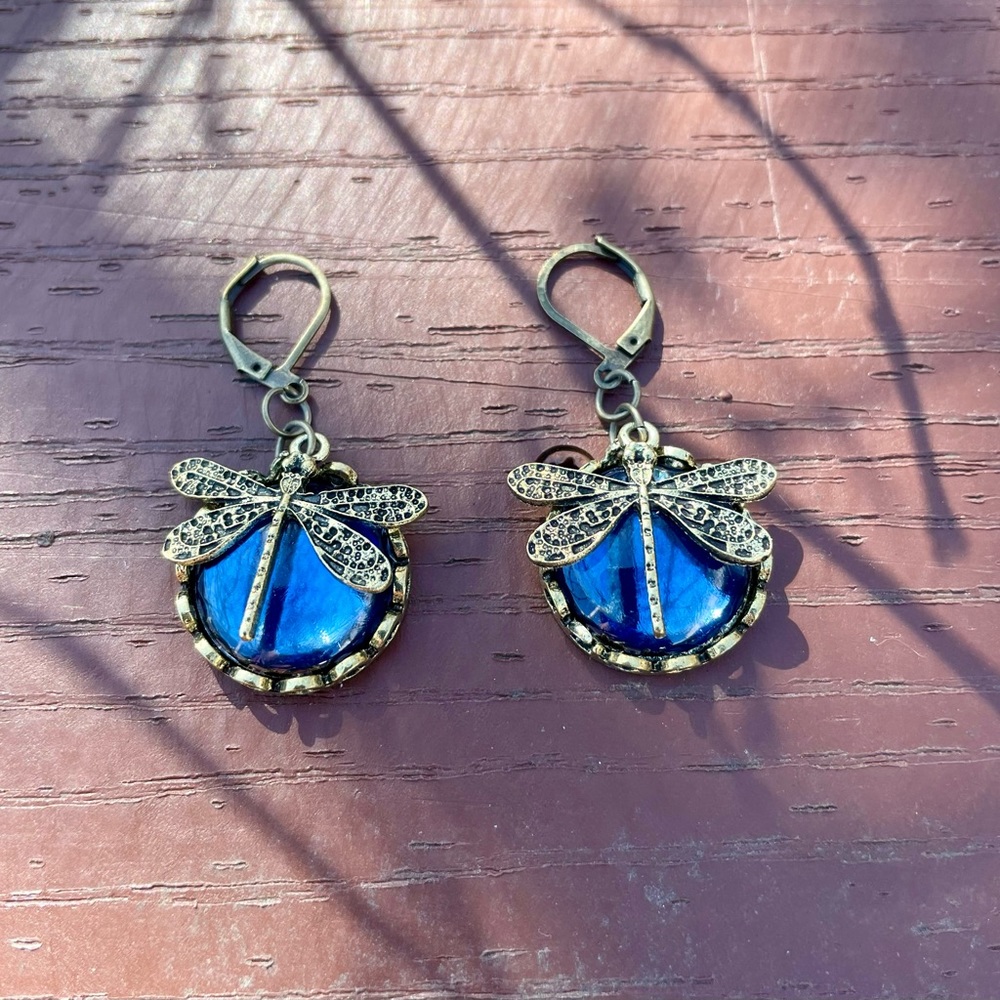 NWOT Vintage Style Brass and Glass Dragonfly Earrings - Picture 2 of 6